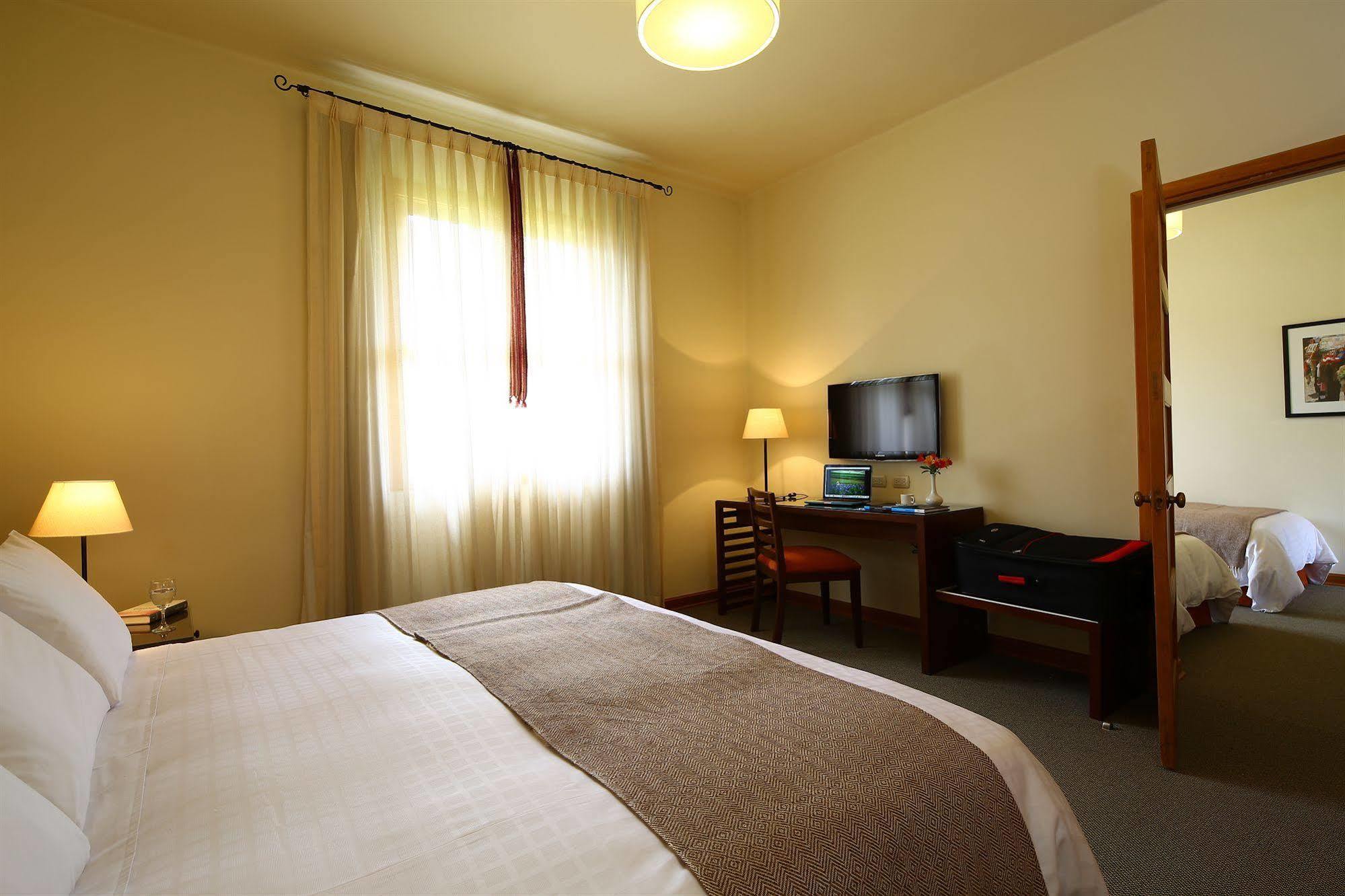 Lp Los Portales Hotel Тарма Екстер'єр фото