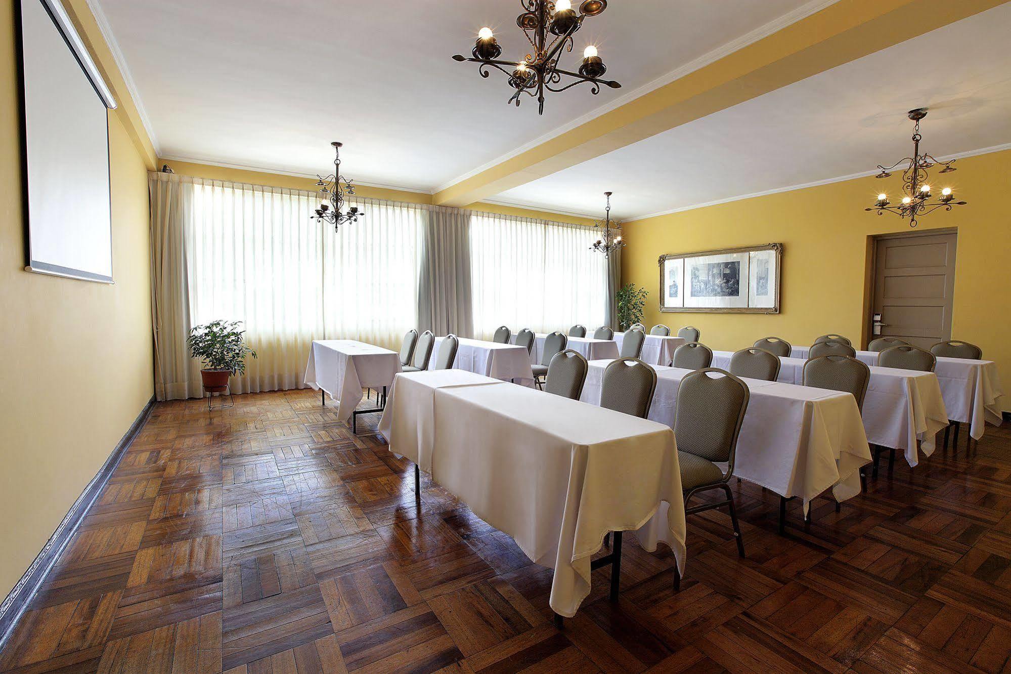 Lp Los Portales Hotel Тарма Екстер'єр фото